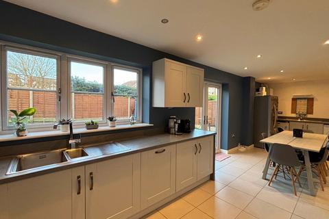 4 bedroom detached house for sale, Welbourn Close, Sleaford NG34