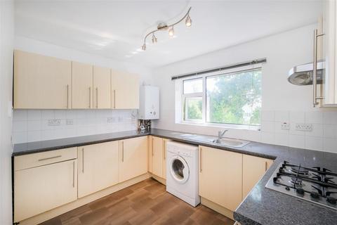 2 bedroom maisonette to rent, Alghers Mead, Loughton