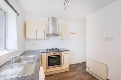 2 bedroom maisonette to rent, Alghers Mead, Loughton