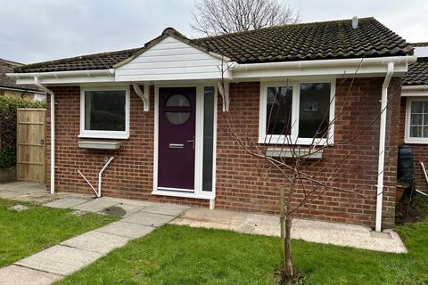 2 bedroom bungalow to rent, Elim Walk, Hastings, TN34