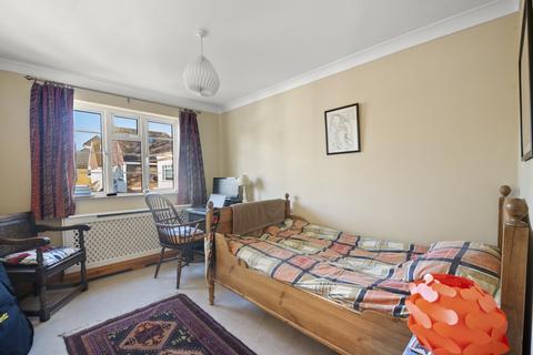 3 bedroom apartment for sale, Campbell Court, Hanwell, W7