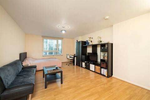 1 bedroom apartment for sale, Wandsworth Road, London, SW8