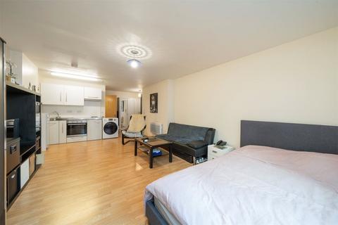 1 bedroom apartment for sale, Wandsworth Road, London, SW8