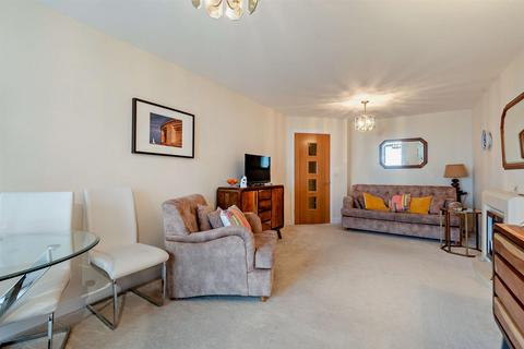 1 bedroom apartment for sale, Tudor Rose Court, South Parade, Southsea, Hampshire, PO4 0SS