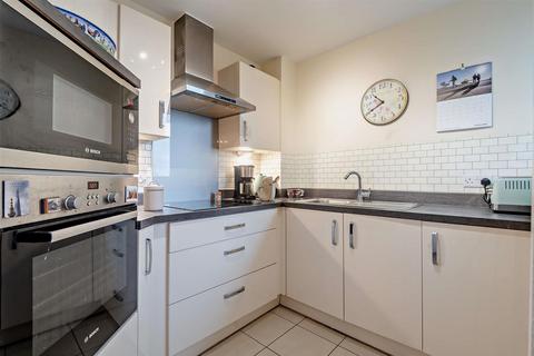 1 bedroom apartment for sale, Tudor Rose Court, South Parade, Southsea, Hampshire, PO4 0SS