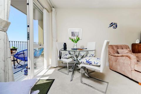 1 bedroom apartment for sale, Tudor Rose Court, South Parade, Southsea, Hampshire, PO4 0SS