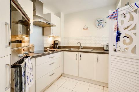 1 bedroom apartment for sale, Tudor Rose Court, South Parade, Southsea, Hampshire, PO4 0SS