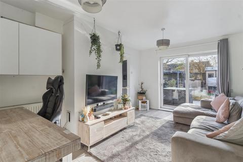 10 Warners Close, Stevenage, SG2 9ST