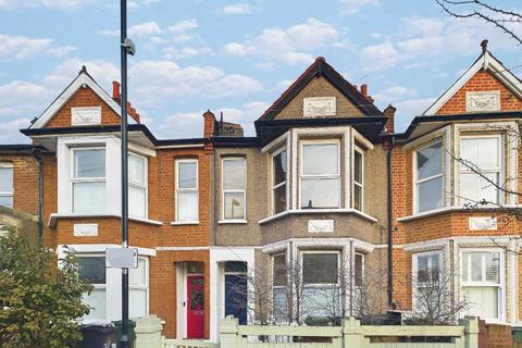 2 bedroom flat for sale, Erskine Road, London E17