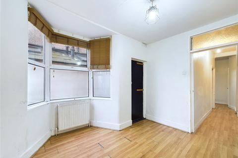 2 bedroom flat for sale, Erskine Road, London E17