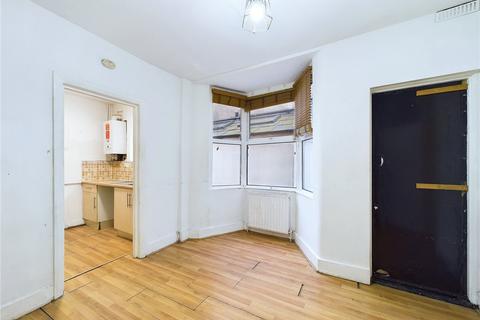 2 bedroom flat for sale, Erskine Road, London E17