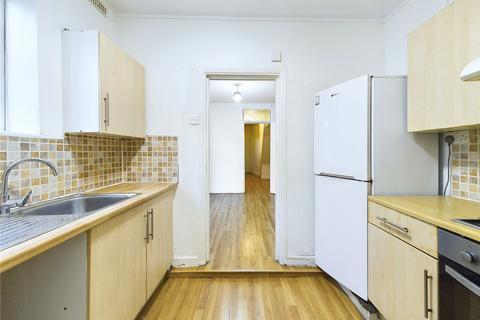 2 bedroom flat for sale, Erskine Road, London E17