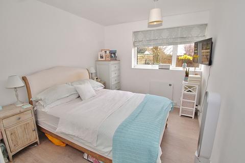 1 Fox Close, Hailey, Witney, OX29 9XL