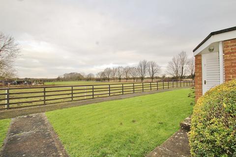 1 Fox Close, Hailey, Witney, OX29 9XL