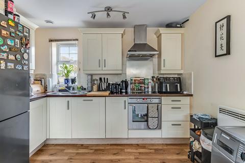 2 bedroom flat for sale, Kingsdale Drive, Menston, Ilkley, West Yorkshire, LS29