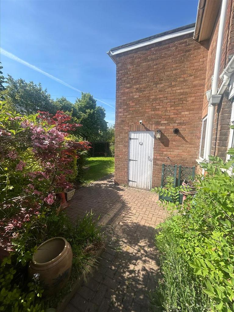 Side garden