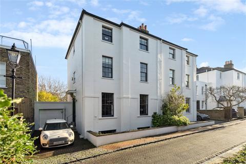 8 Parkfields, London, SW15 6NH