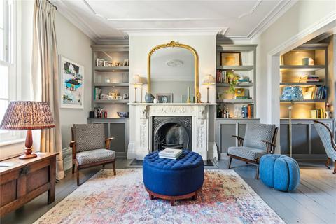 8 Parkfields, London, SW15 6NH