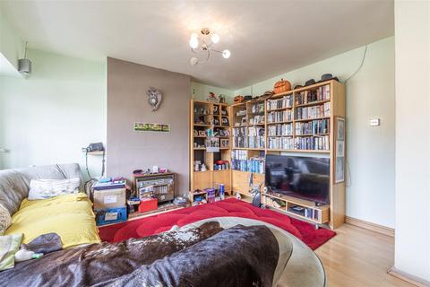 2 bedroom maisonette for sale, Manor Drive, New Haw