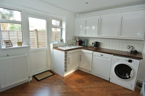 2 bedroom house for sale, Ashford Avenue, Ashford TW15