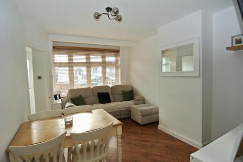 2 bedroom house for sale, Ashford Avenue, Ashford TW15