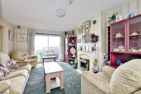 5 Beechfield, Kings Langley, WD4 8EE