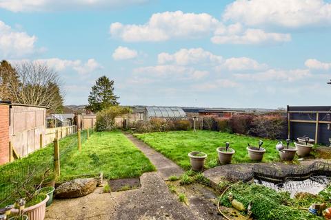 5 Beechfield, Kings Langley, WD4 8EE
