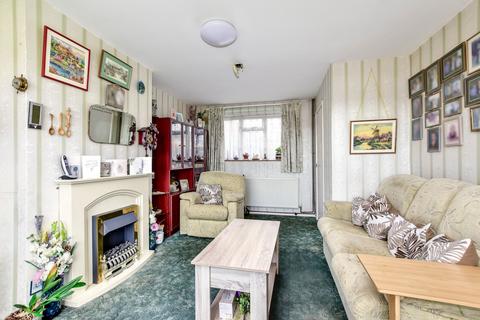 5 Beechfield, Kings Langley, WD4 8EE