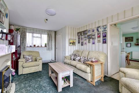5 Beechfield, Kings Langley, WD4 8EE