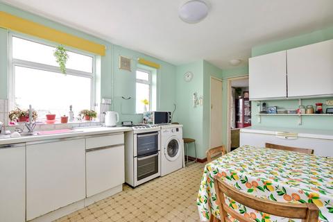 5 Beechfield, Kings Langley, WD4 8EE