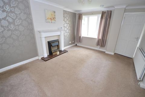 3 bedroom semi-detached house to rent, Clayton Place, Normanton