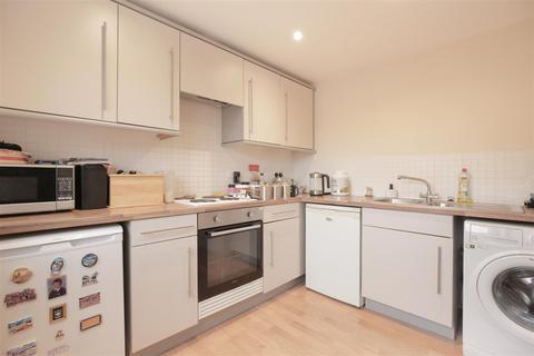 2 bedroom flat for sale, Lawnhurst Avenue, Wythenshawe, Manchester