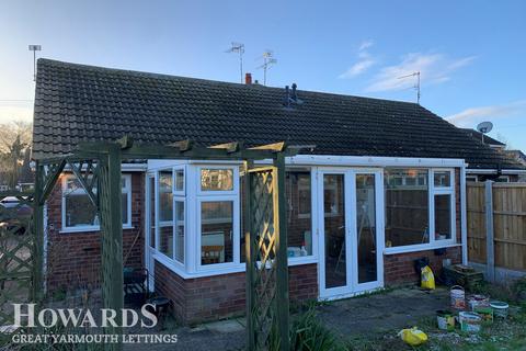 3 bedroom semi-detached bungalow to rent, Queensway, Great yarmouth