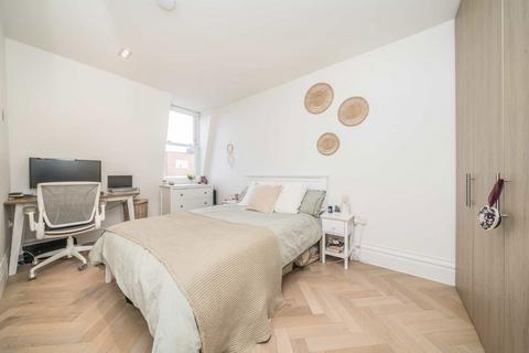 2 bedroom flat for sale, St. Mark's Hill, Surbiton KT6