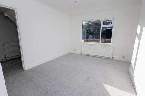 3 bedroom house to rent, Columbia Road, Bournemouth,