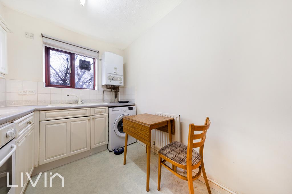 Chartwell close, 6 108