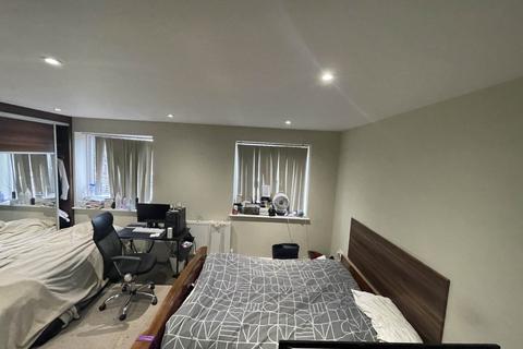 4 bedroom end of terrace house for sale, Sir John Court, Staines Upon Thames