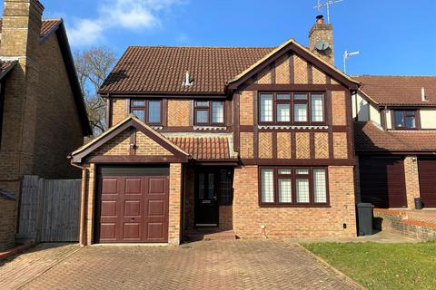 4 bedroom detached house to rent, Oakfield Way, Bexhill-On-Sea