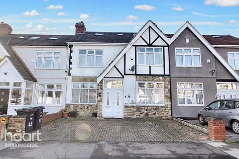 4 bedroom terraced house for sale, Babbacombe Gardens, Redbridge