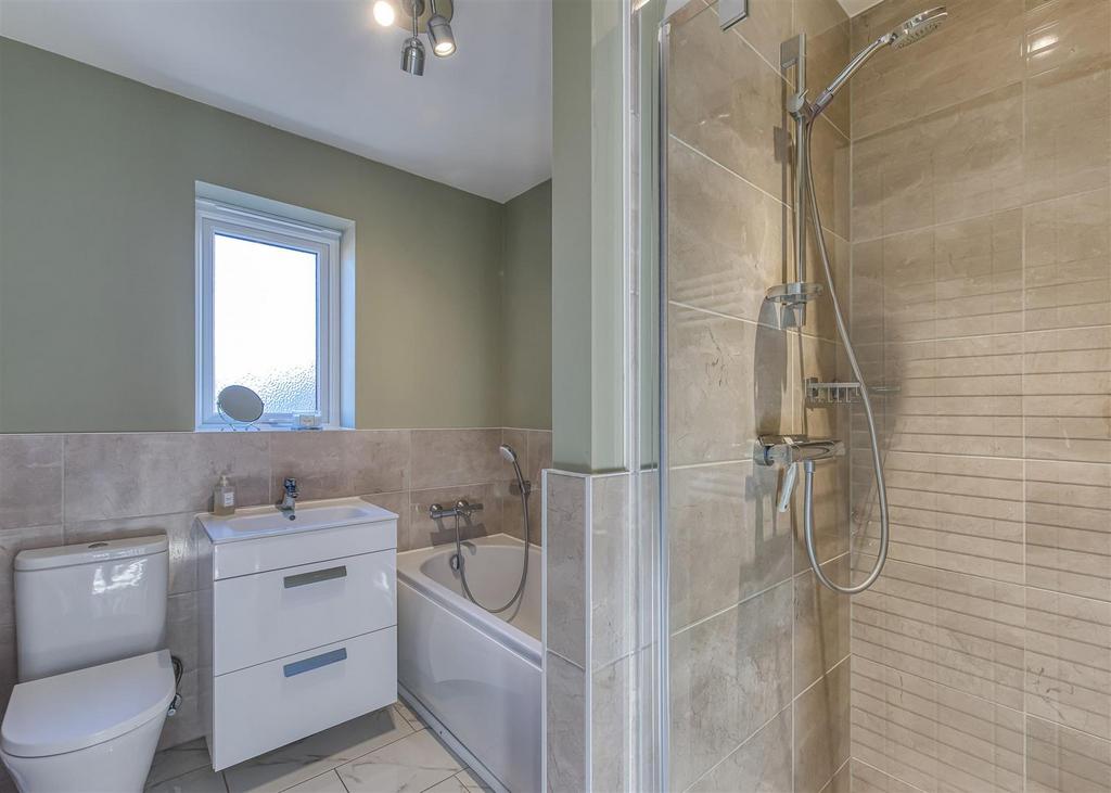 3 Clover Drive-Bathroom.jpg