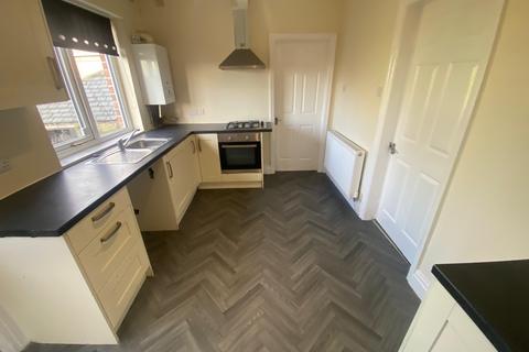 3 bedroom semi-detached house to rent, Old Mill Road, Sunderland, SR5