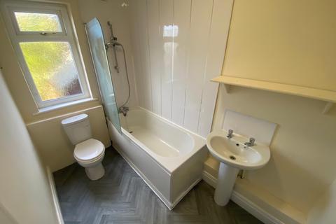 3 bedroom semi-detached house to rent, Old Mill Road, Sunderland, SR5