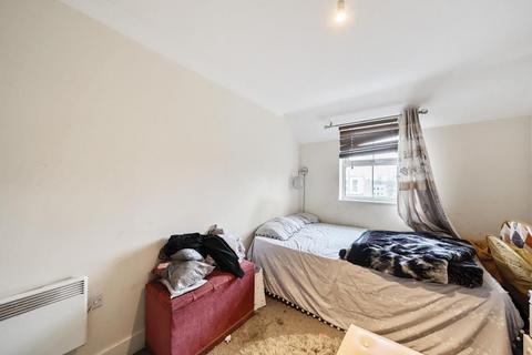 2 bedroom flat for sale, Slough,  Berkshire,  SL3