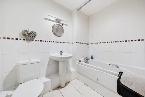 2 bedroom flat for sale, Slough,  Berkshire,  SL3