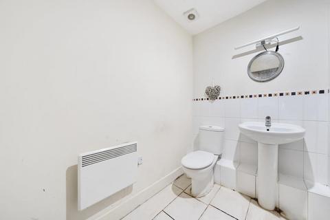 2 bedroom flat for sale, Slough,  Berkshire,  SL3