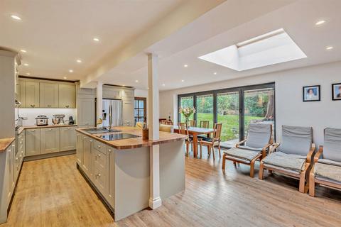 5 bedroom detached house for sale, Heathfield Road, Penenden Heath, Maidstone