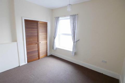 3 bedroom terraced house to rent, Morley