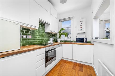 1 bedroom flat for sale, Winchester Avenue , London, NW6