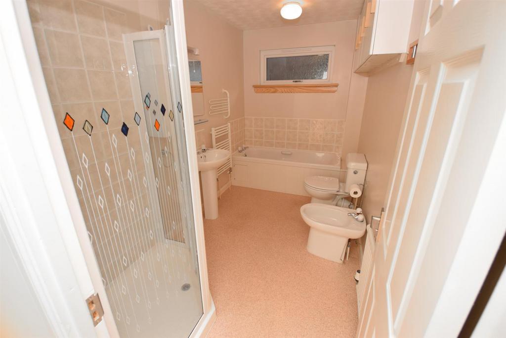 BATHROOM-2.jpg