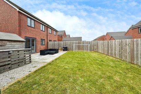 8 Flay Field, Tithebarn, Exeter, EX1 3YA